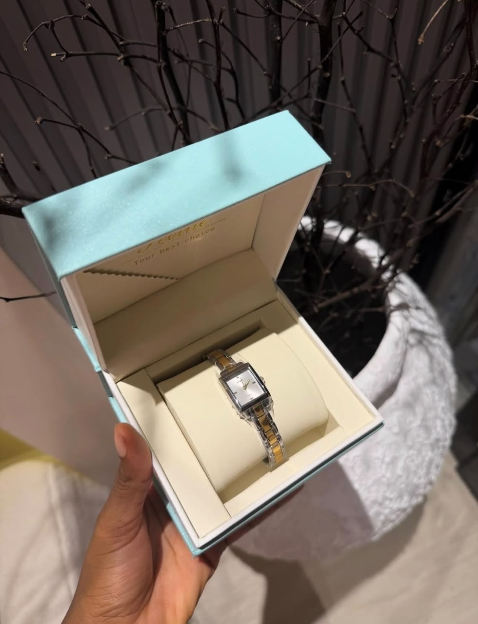 Rectangular wristwatch