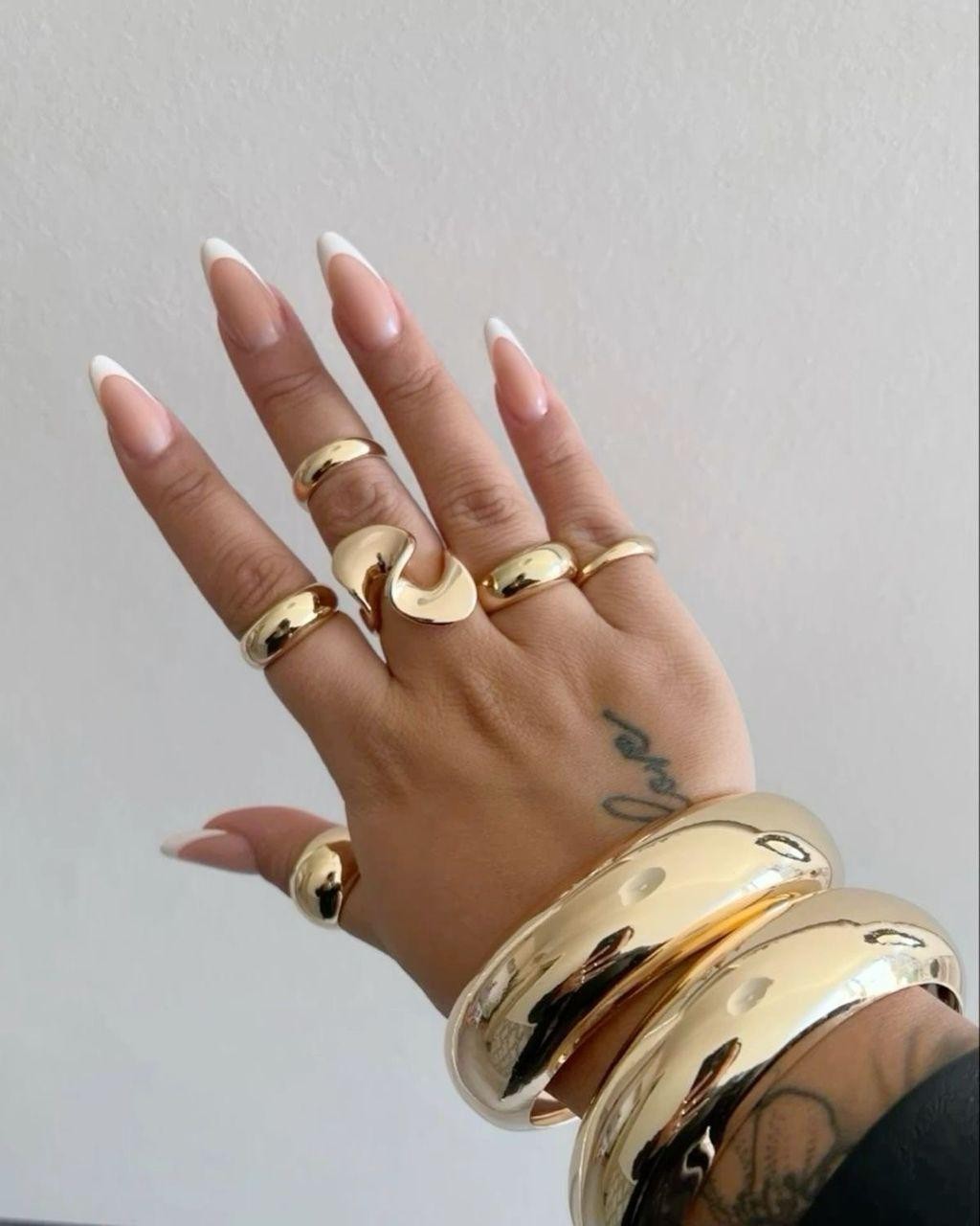 Rings and bangles styling